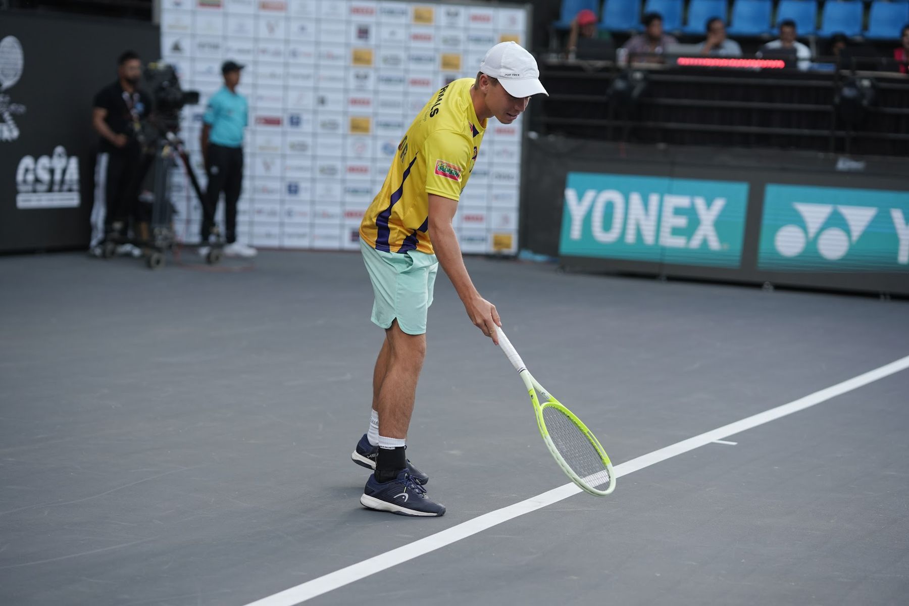 Tennis Premier League player ready between points (previous season)